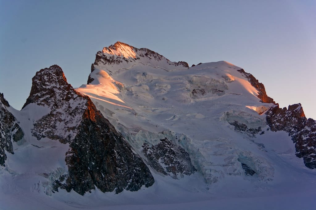 La barre des Écrins, plus haut sommet des Alpes du Sud