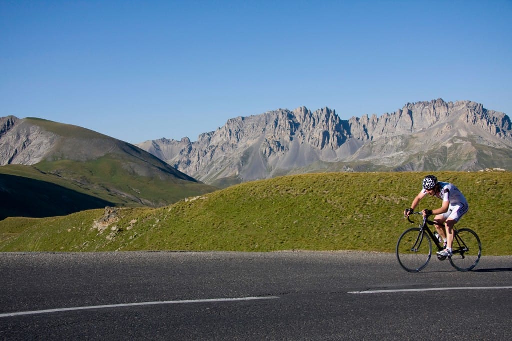 Cycliste sur le col du Galibier