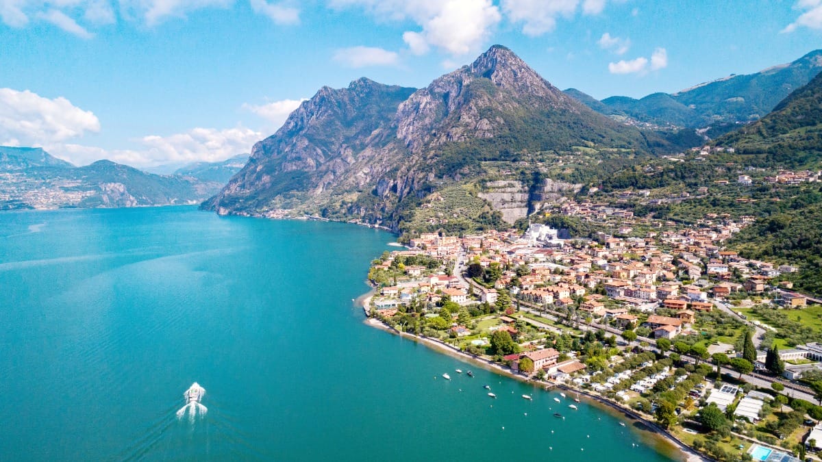 Lac italien d'Iseo par Leonid Andronov