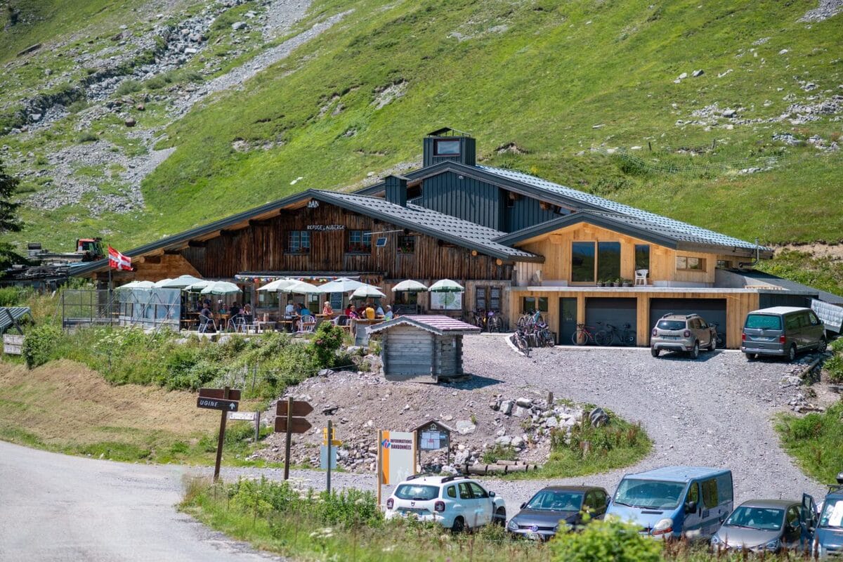 Le Refuge Arpetaz, idéal pour un mariage alpin 
