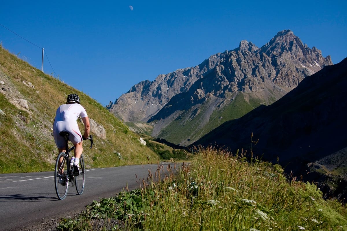 Montée du col du Galibier en vélo
