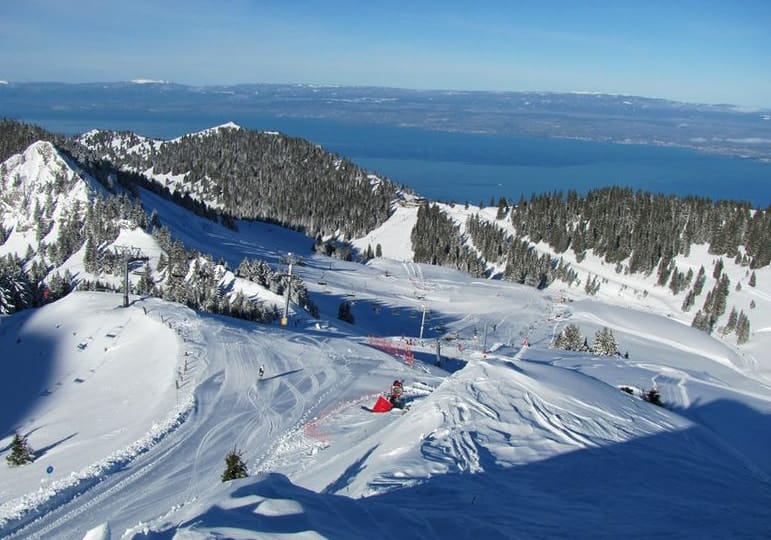 Thollon les Mémises, petite station de ski avec vue sur le Léman