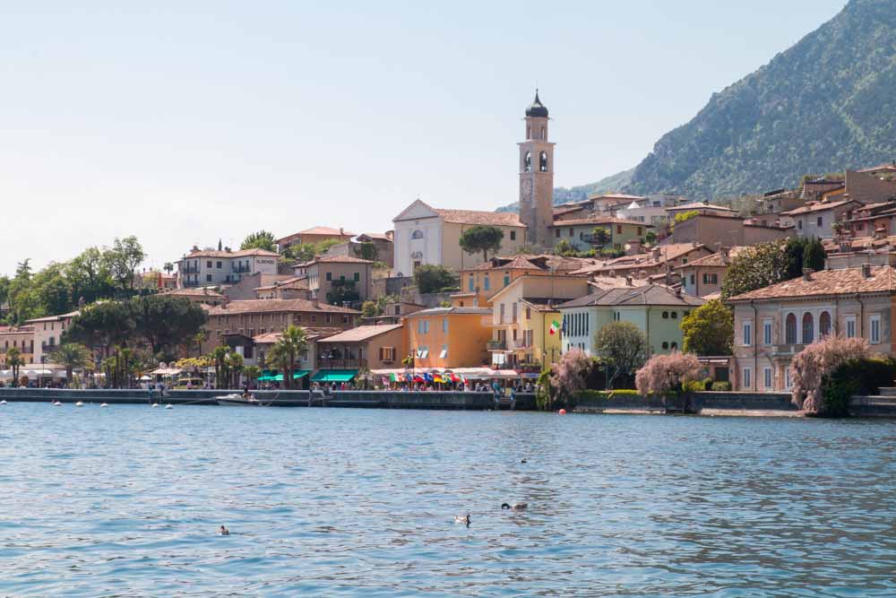 Le village (très touristique) de Limone sul Garda.