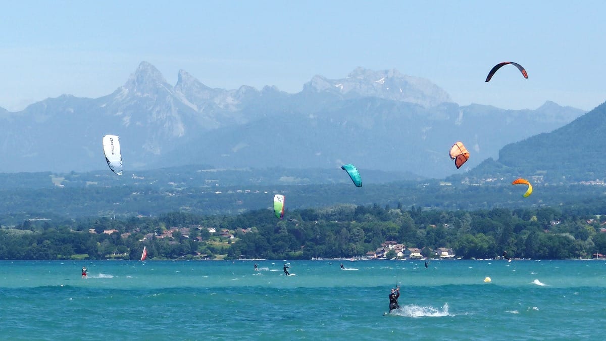 Kite surf un jour de vent à Excenevex