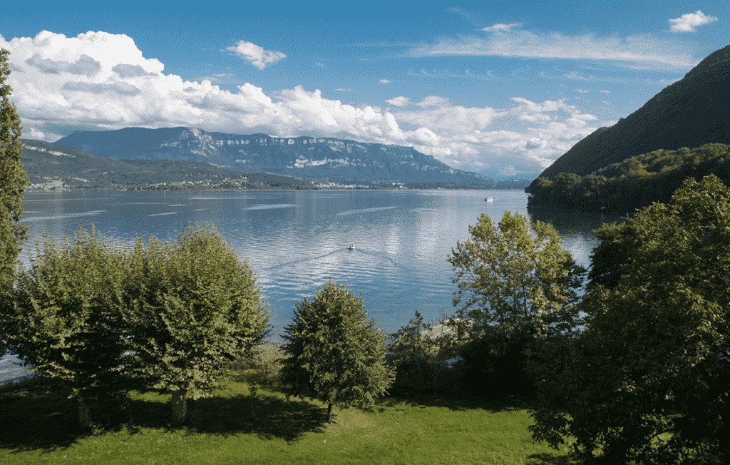 Le lac du Bourget depuis l'Abbaye de Hautecombe