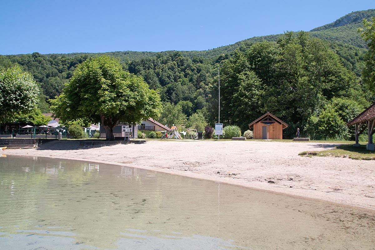 La petite plage d'Aiguebelette