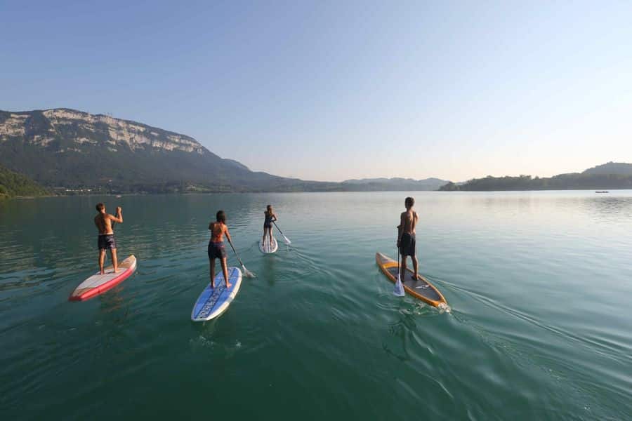 Stand up paddle sur le lac d'Aiguebelette