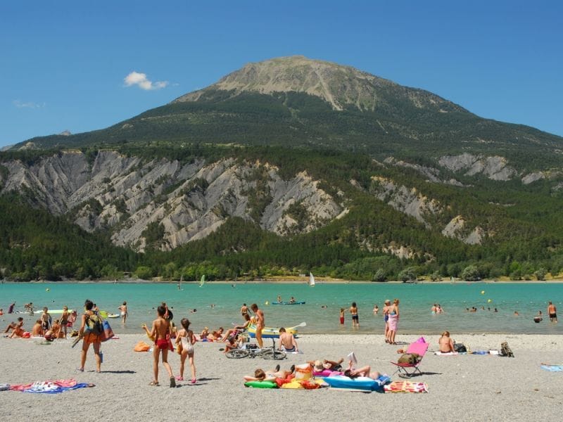 Plage de Chanterenne, lac de Serre Ponçon