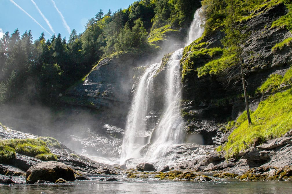 Cascade du Rouget à Sixt-Fer-a -Cheval, paysage incontournable des Alpes
