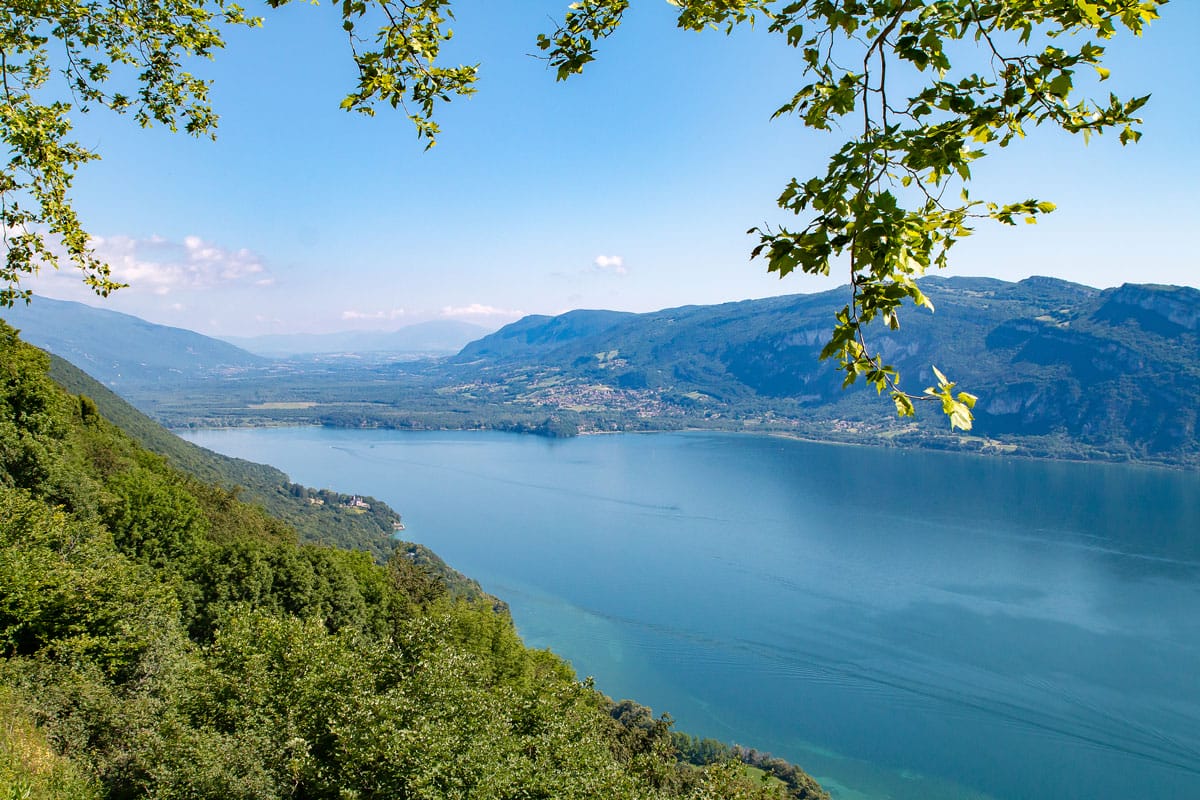 Le lac du Bourget depuis le belvédère d'Ontex