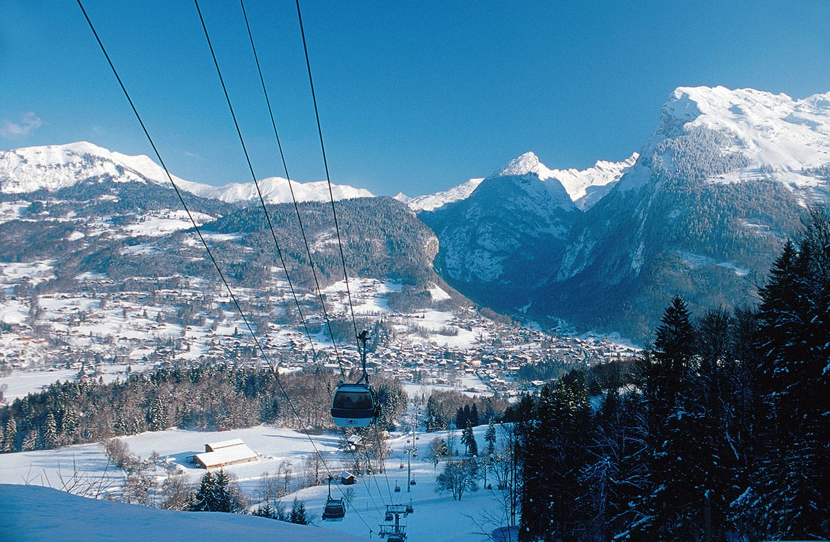 Samoëns depuis la télécabine, une des meilleures stations de ski des alpes du nord
