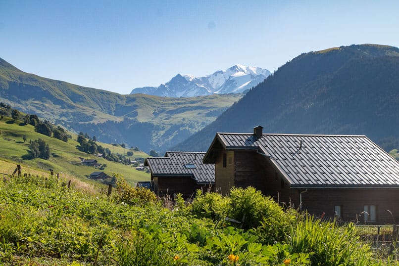Les chalets du mont Blanc à Hauteluce en été