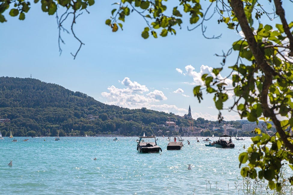 Le lac d'Annecy en été