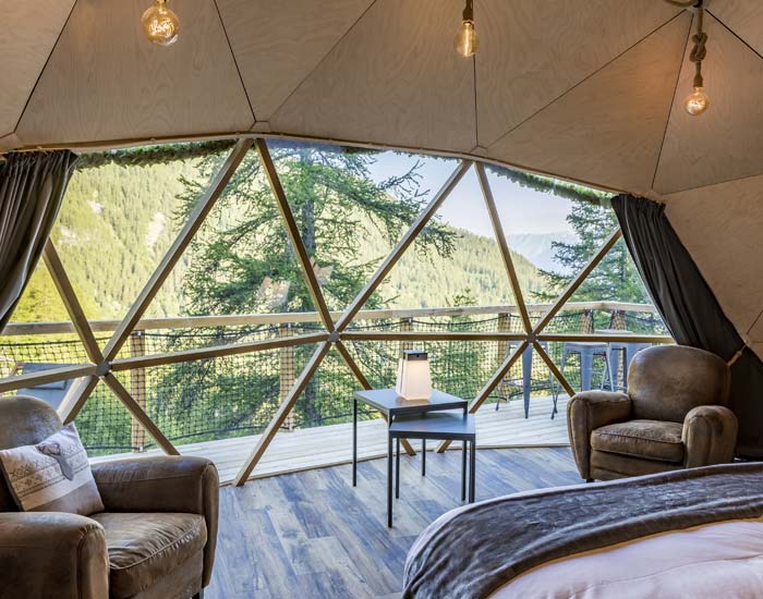 Glamping dans les Alpes : notre sélection de dômes, tipis et tentes insolites