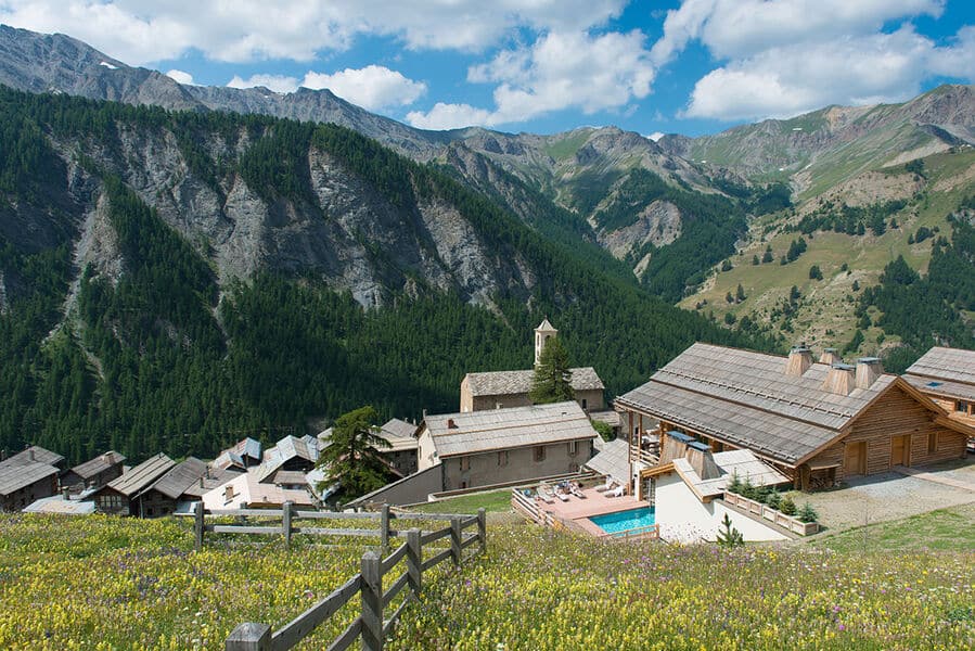 Hôtel Alta Peira, avec vue sur le plus haut village de France