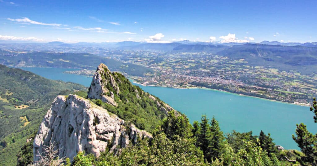 Randonnée avec vue sur le lac du Bourget