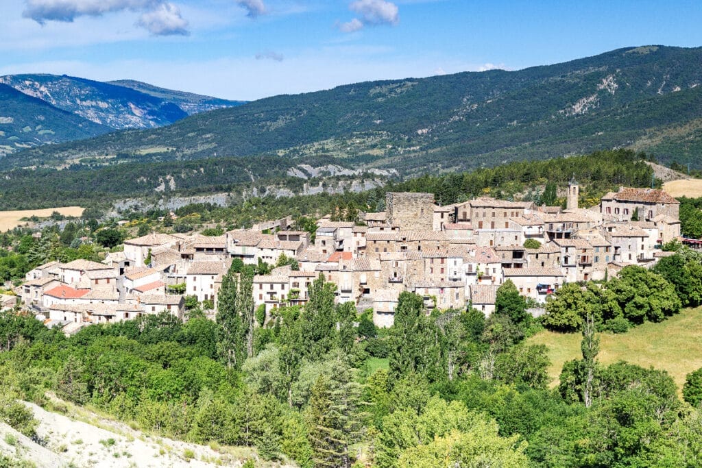 Village de Rosans dans les Baronies