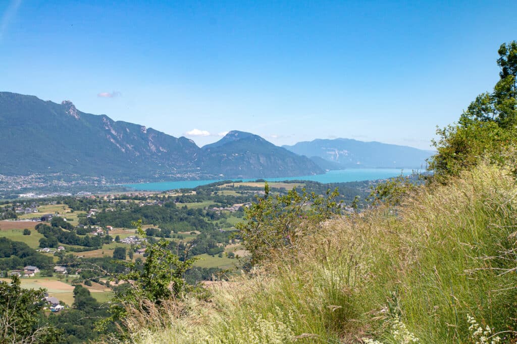 Le lac du Bourget depuis les monts à Chambéry