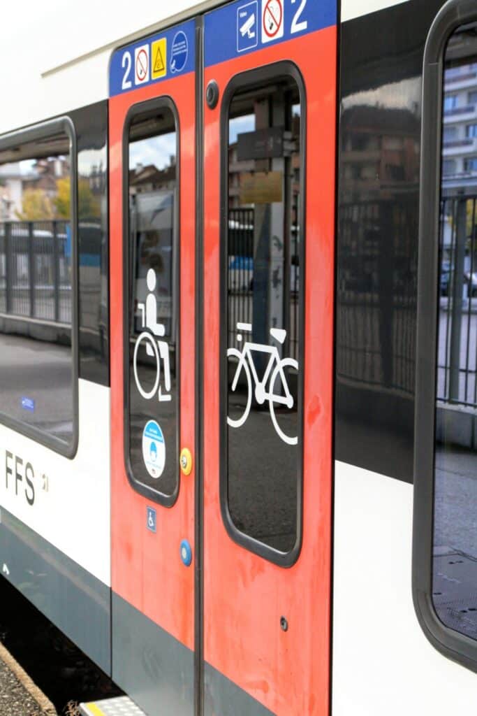 Pictogramme vélo sur les trains du Léman Express à Annecy