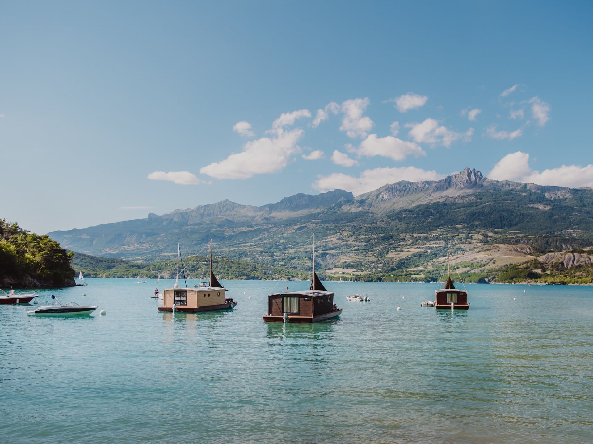 Toues cabanées du Lac de Serre Ponçon