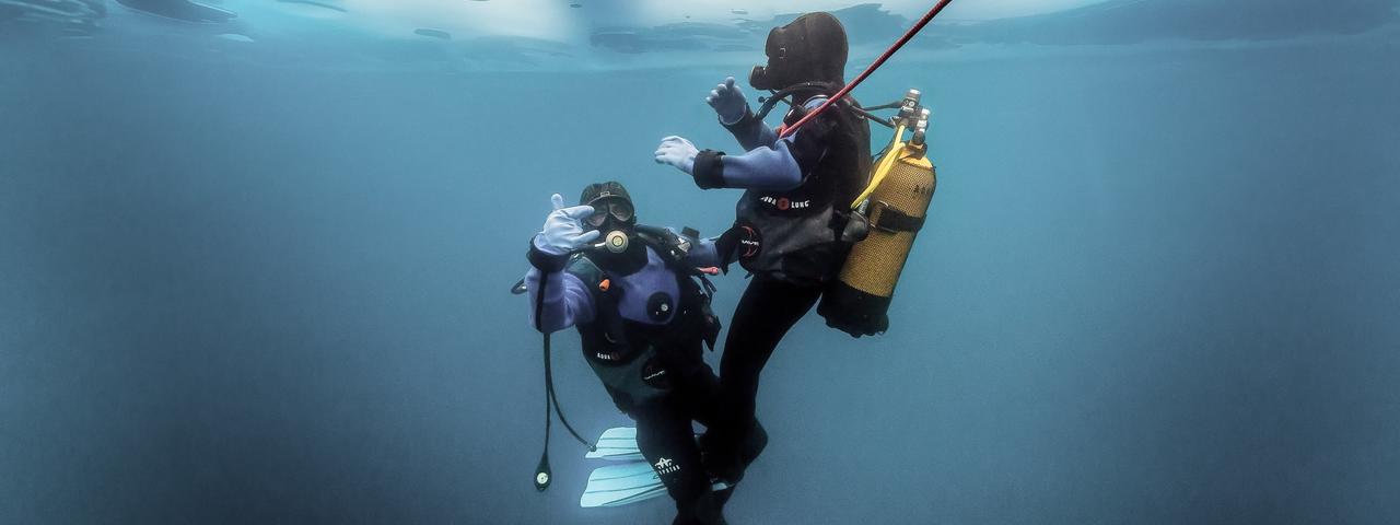 plongée sous glace : l'activité insolite incontournable l'hiver en montagne
