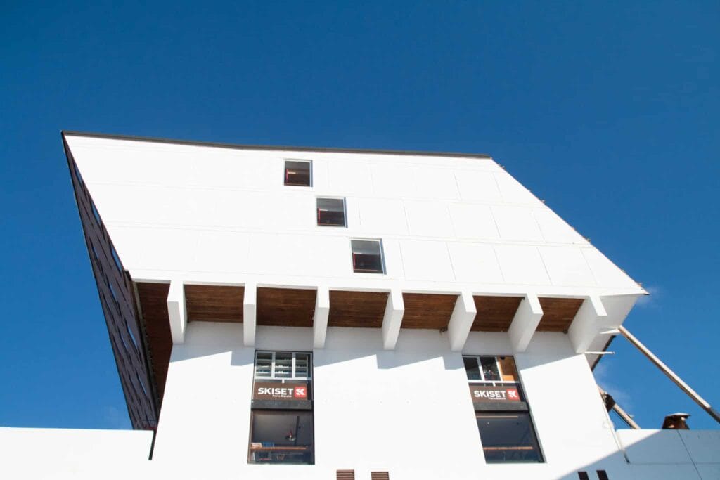 Immeuble d'Arc 1600, Guy Rey Millet sous la direction de Charlotte Perriand Les Arcs 
