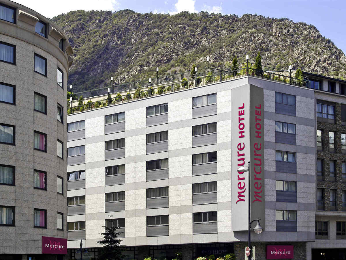 Vue sur la montagne depuis l'hôtel Accor Andorra