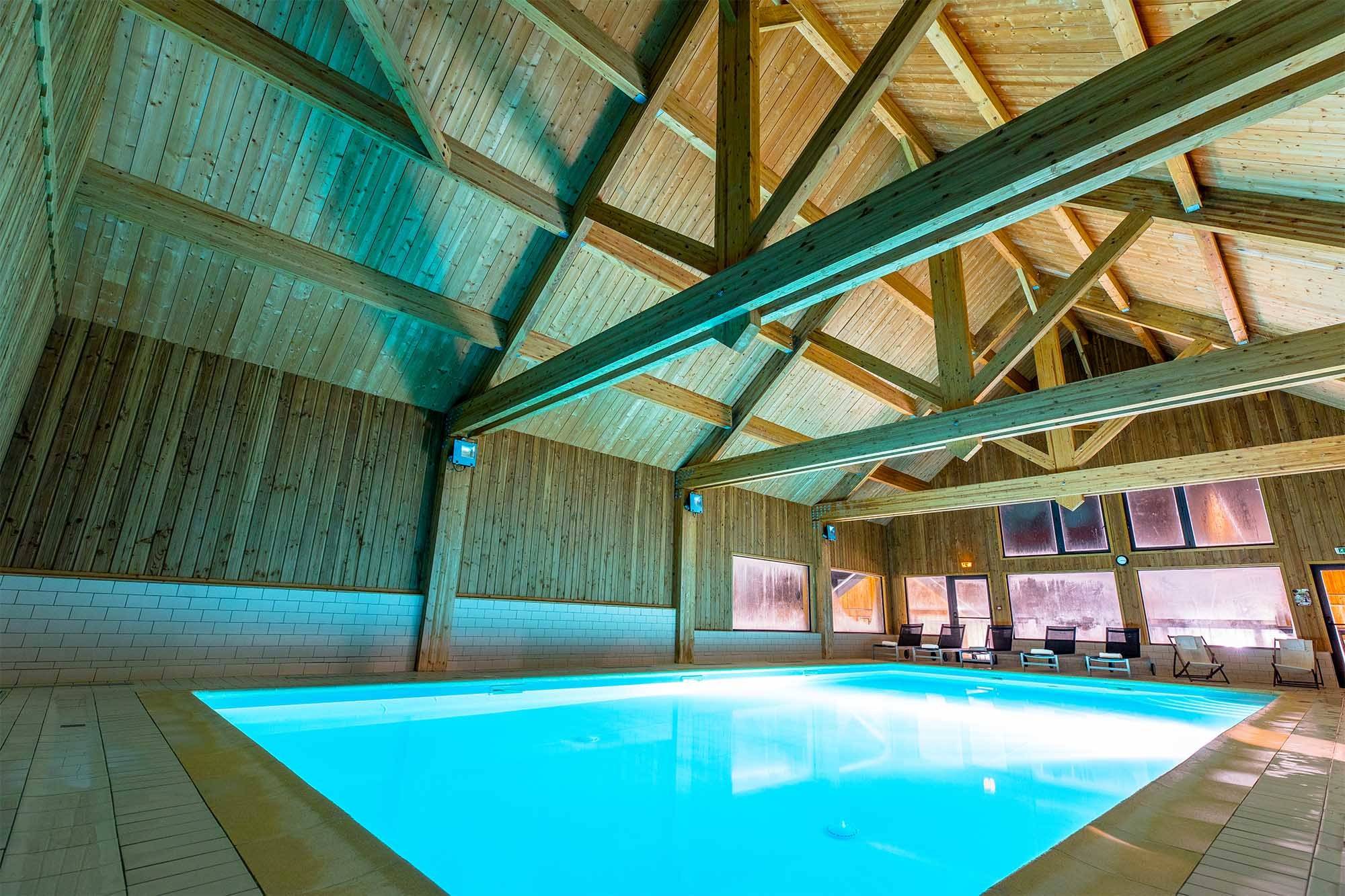 Piscine intérieure du chalet des Bergers à La Féclaz