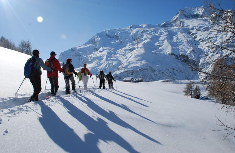La raquette est une activité de montagne plébiscitée