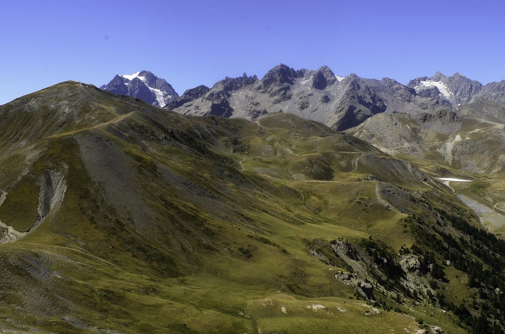 Vue sur le paysage de Serre Chevalier en été