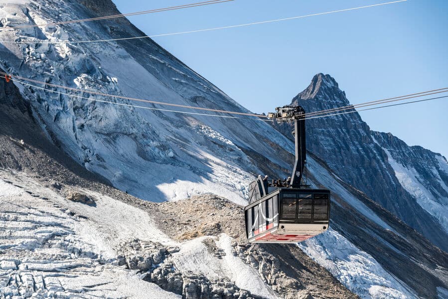Téléphérique terrasse de Tignes