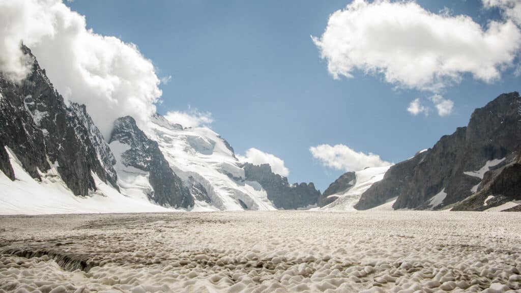Le glacier Blanc et la barre des Ecrins par Fred Inklaar, licence CC