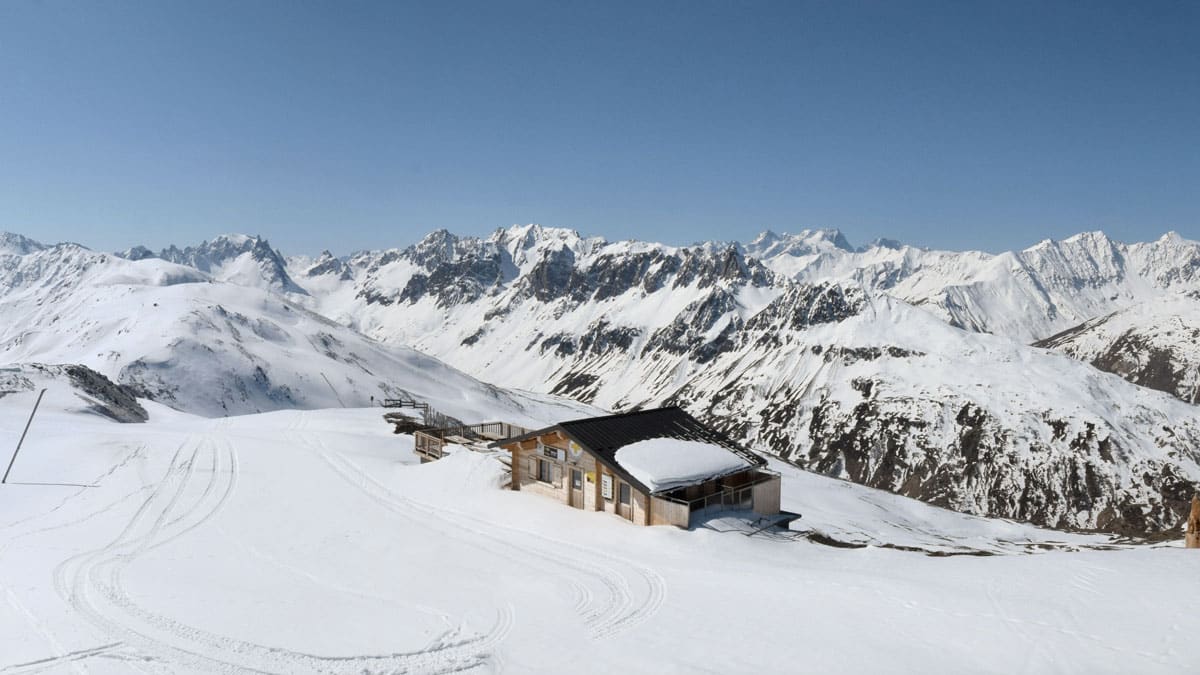 Domaine skiable de Valloire en avril
