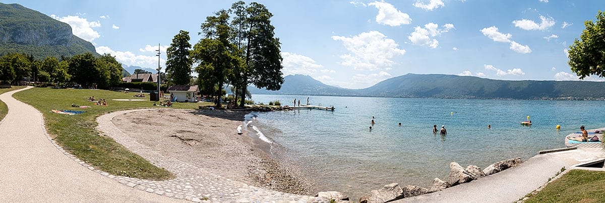 Plage de graviers de La Brune
