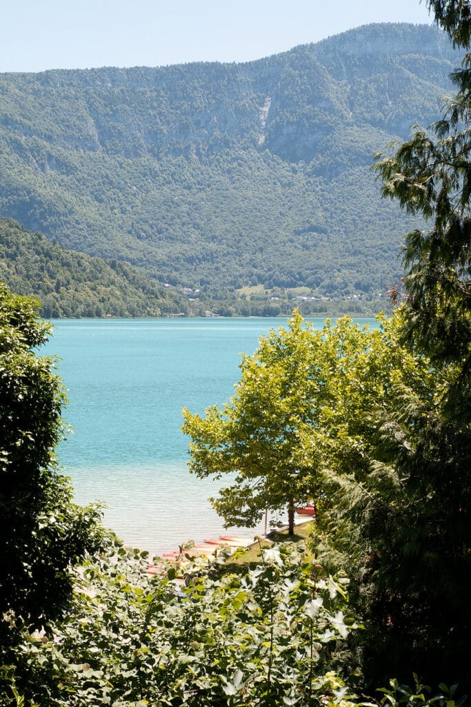 La plage Saint Alban depuis la route