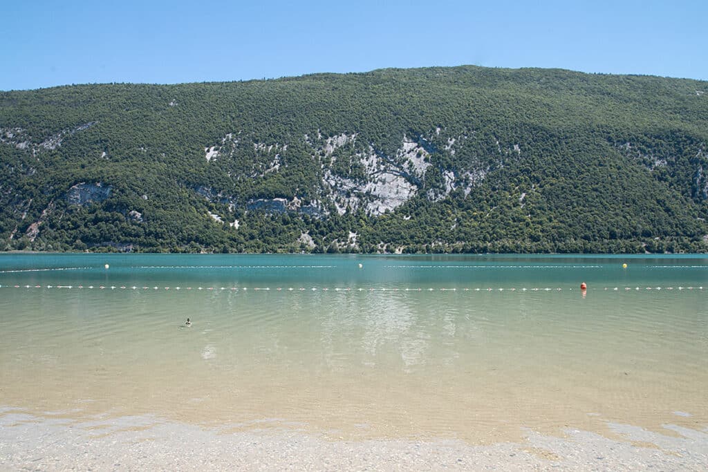 Vue à l'est à la plage de Pré Argent