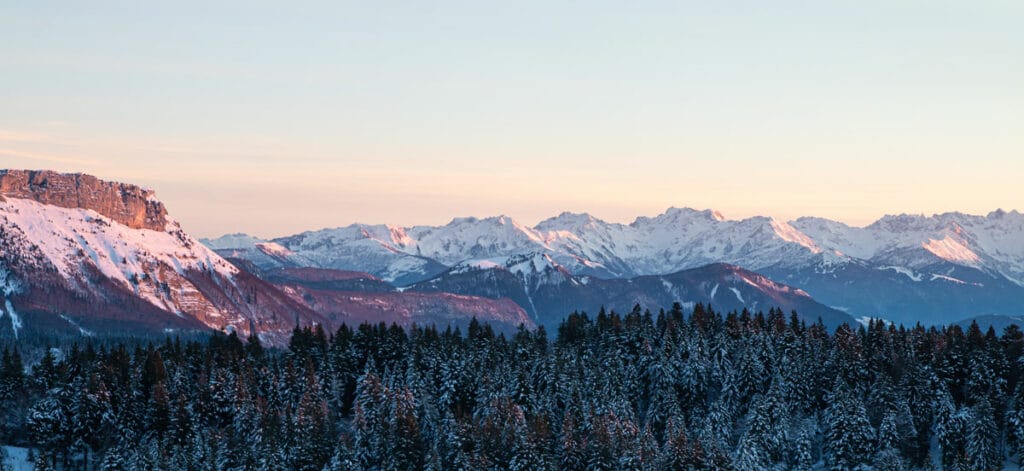 Coucher de soleil sur les Alpes depuis le mont Revard