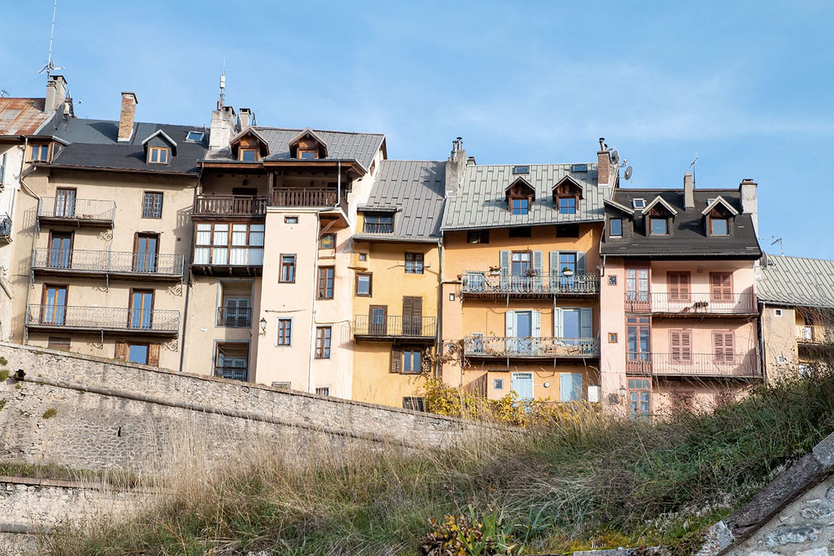 La vieille ville de Briançon en automne
