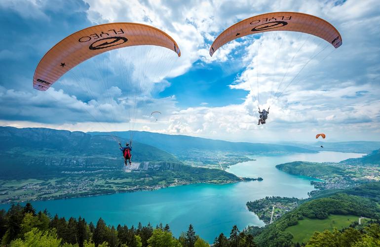baptême de parapente au-dessus du lac d'Annecy