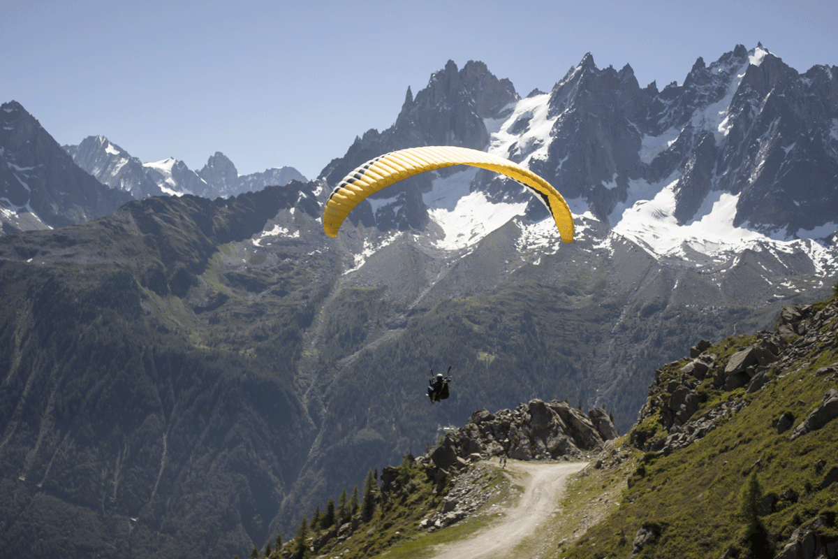Parapente dans les Alpes