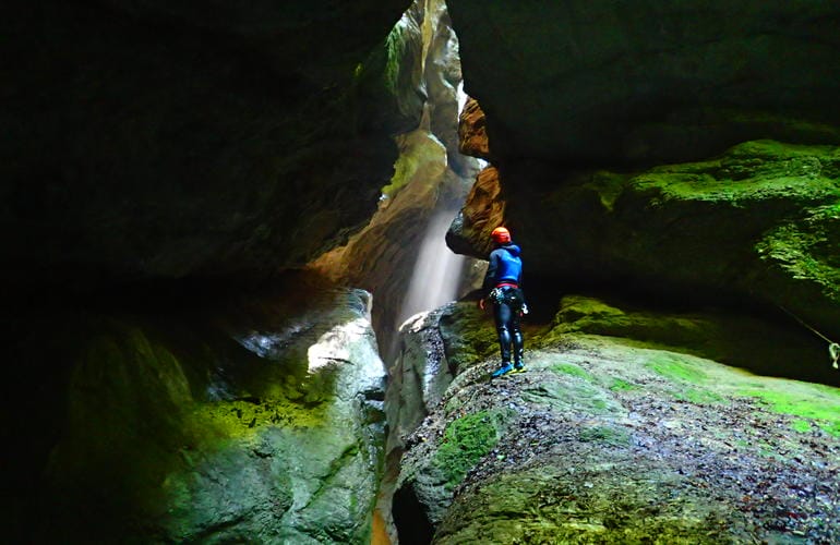 Canyoning en mode spéléo proche de Grenoble