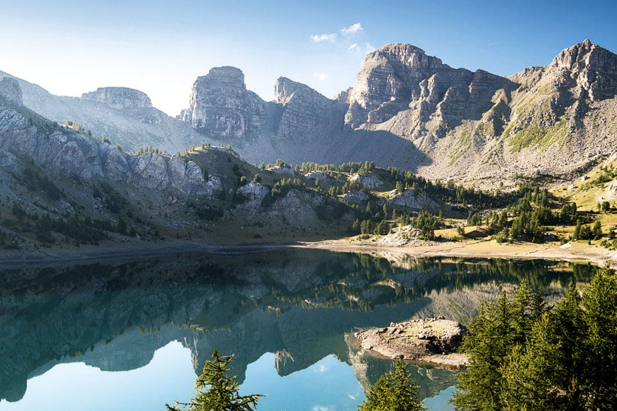 Lac d'Allos, le plus grand lac d'altitude des Alpes, par jlf46 - Adobe Stock