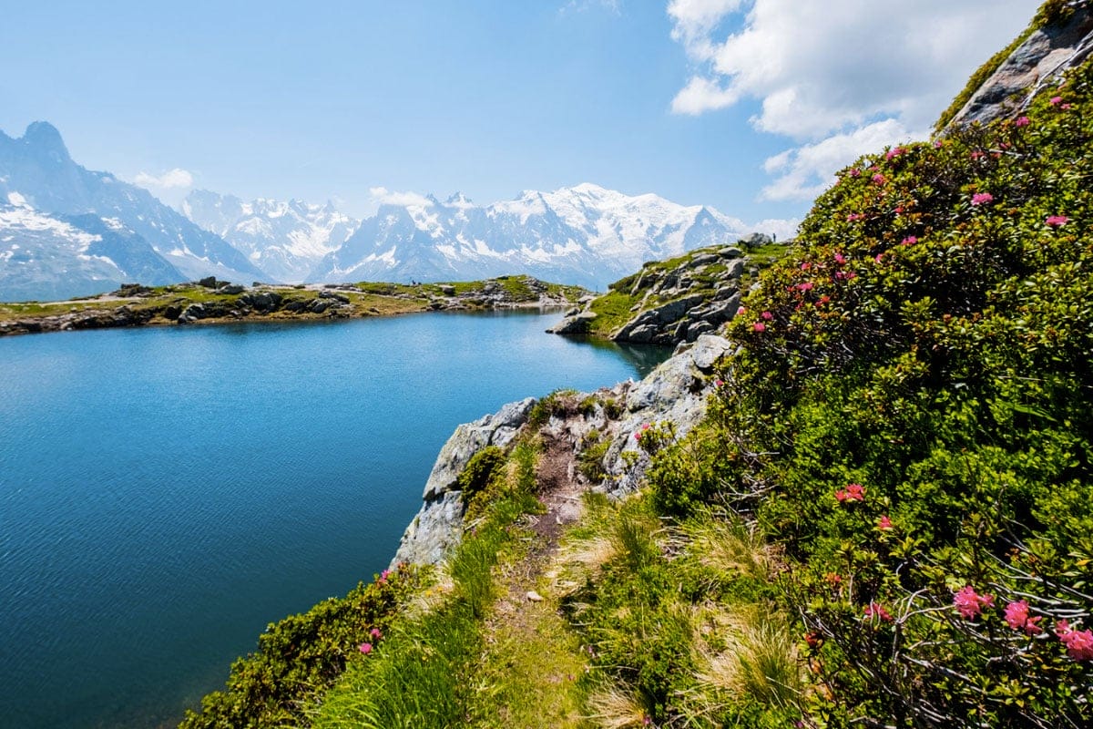 Le lac Blanc à Chamonix, avec le mont Blanc en arrière-Plan, par Elisa-Locci - Adobe Stock
