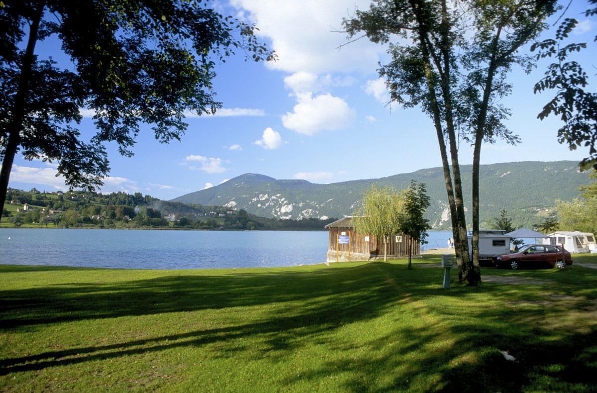 La plage du camping le Curtelet, proche de la gare de Lépin