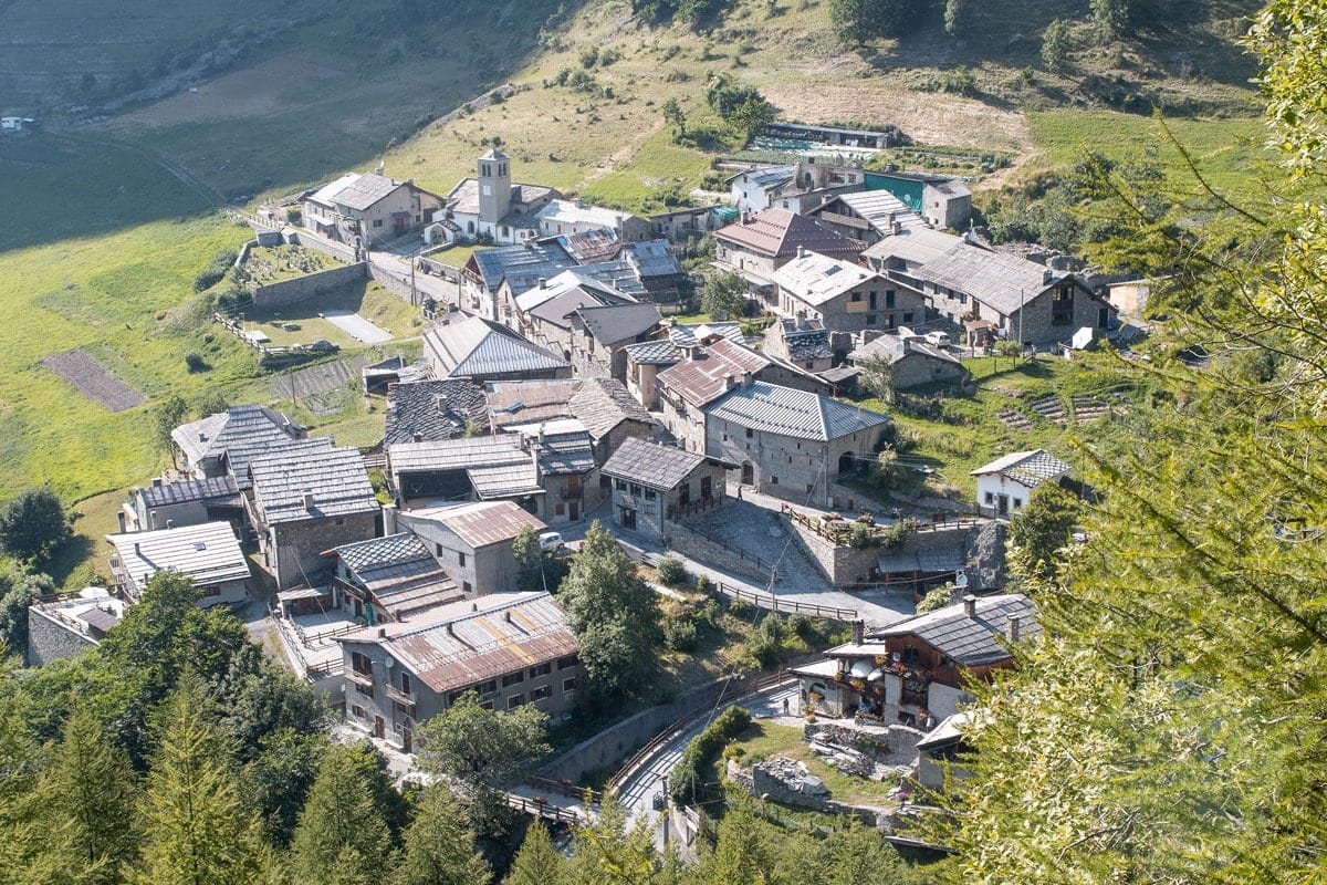 Village de Rochemolles en été, commune de Bardonecchia