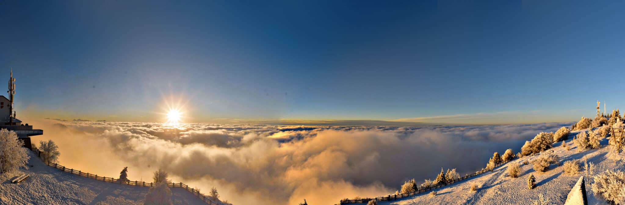 Coucher de soleil sur la mer de nuage au Revard depuis la webcam du lac du Bourget