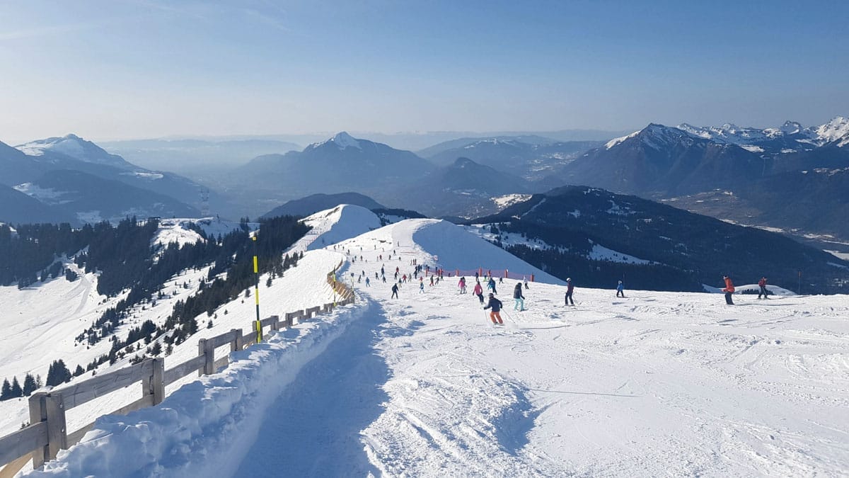 Ski à Samoëns par Nathan Adobe Stock