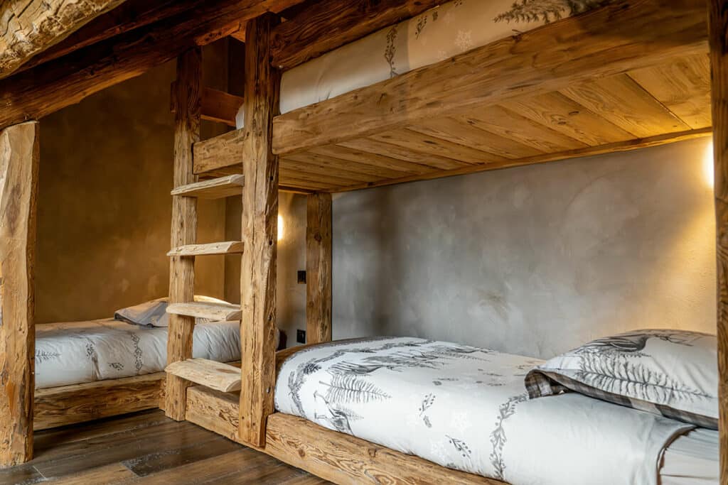 Chambre dortoir du refuge de l'oncle Émile