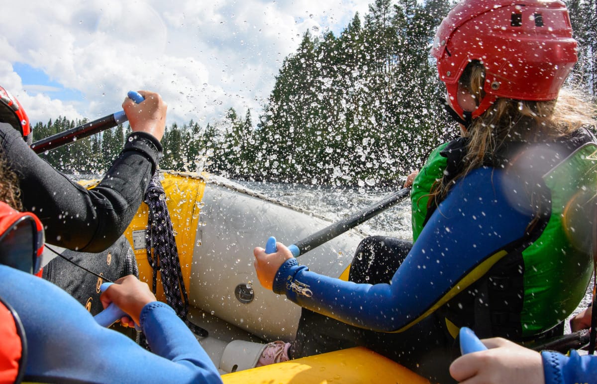 le rafting, une activité qui soude la cohésion d'équipe