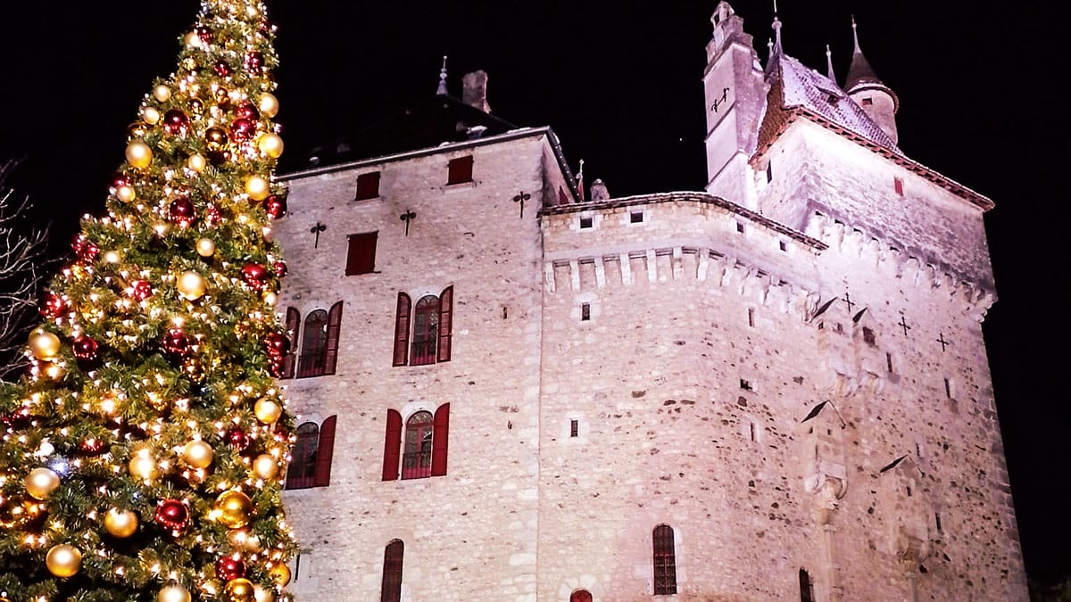 Château du père Noël Annecy © Mlle Rouge